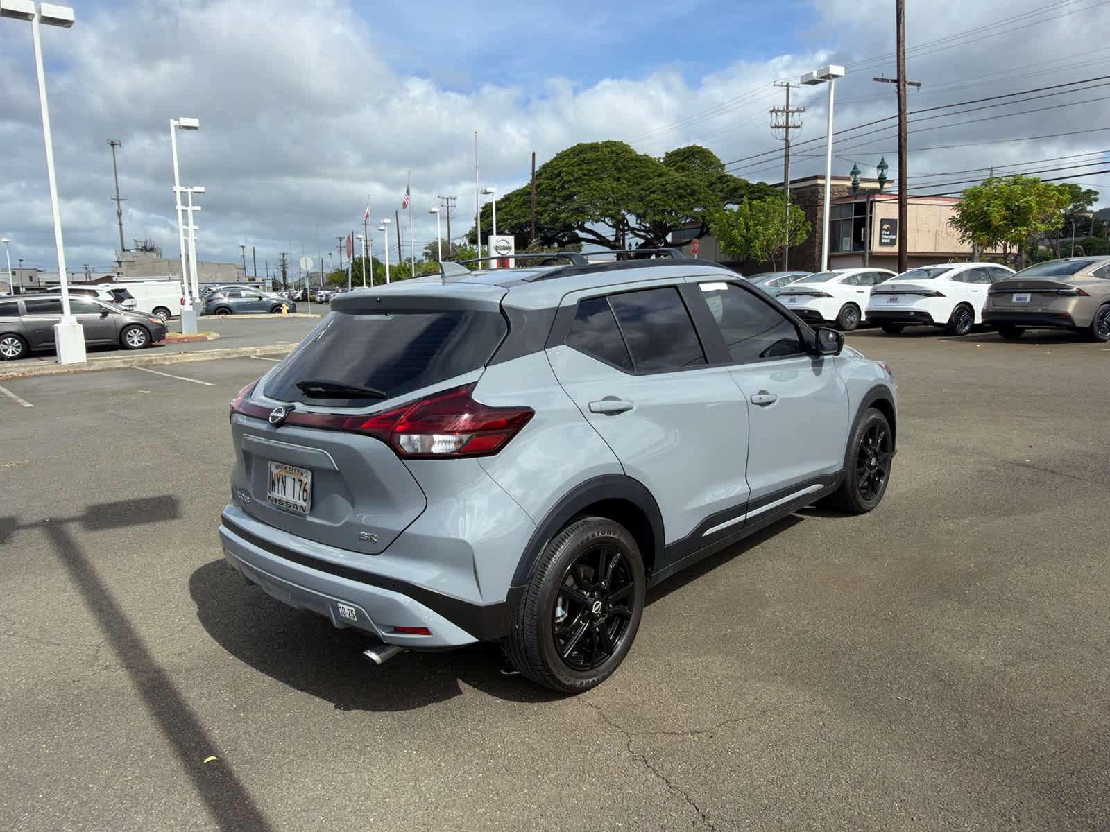 Used 2023 Nissan Kicks SR FWD image 3