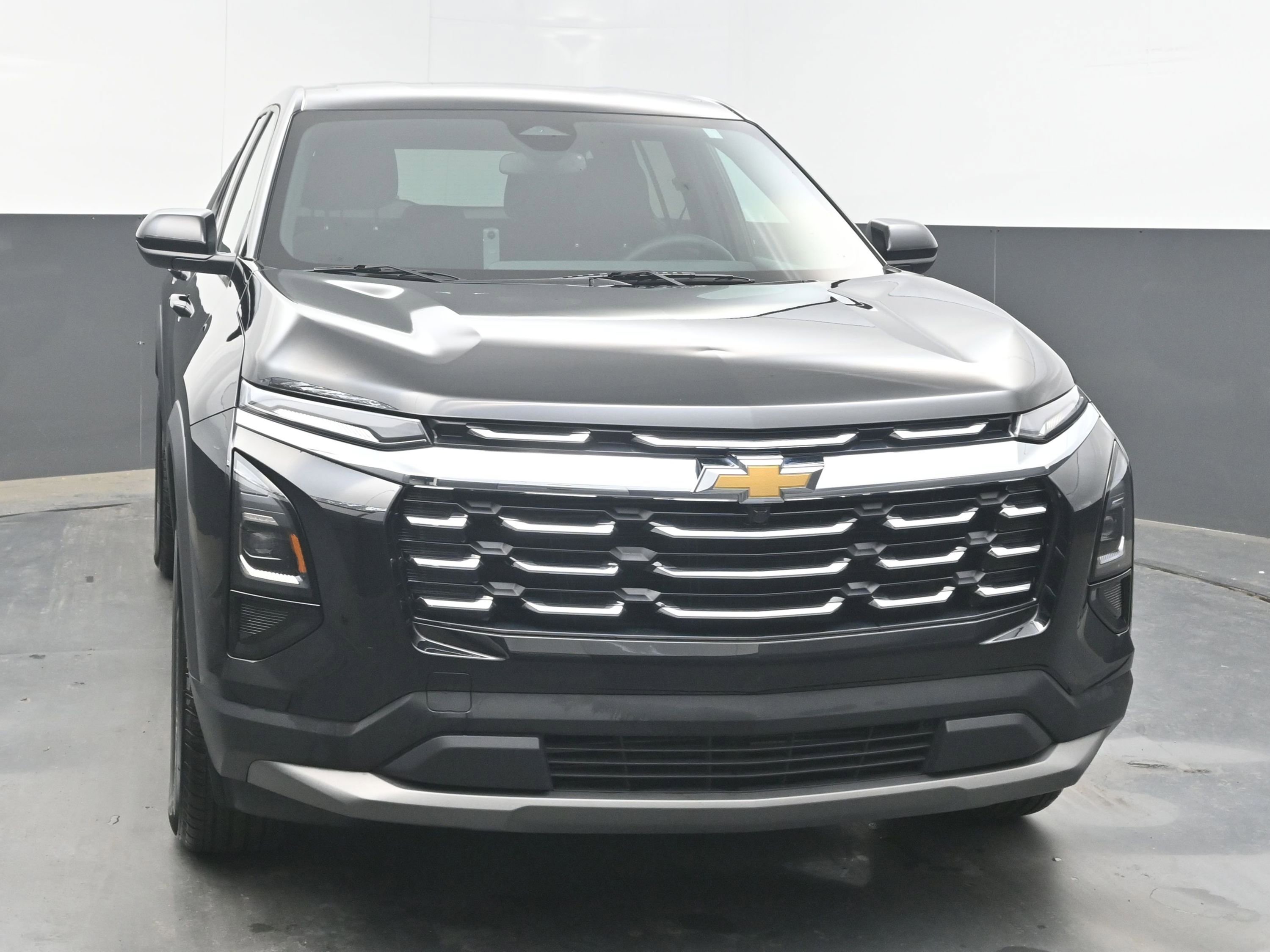 Used 2025 Chevrolet Equinox LT image 3