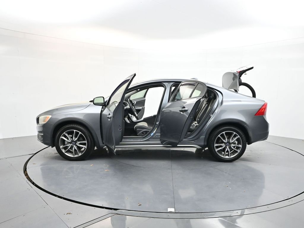 Used 2017 Volvo S60 T5 Cross Country Platinum image 42
