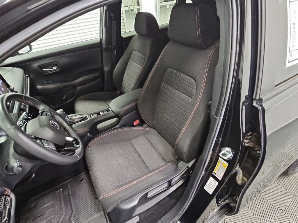 Used 2025 Honda HR-V Sport image 26