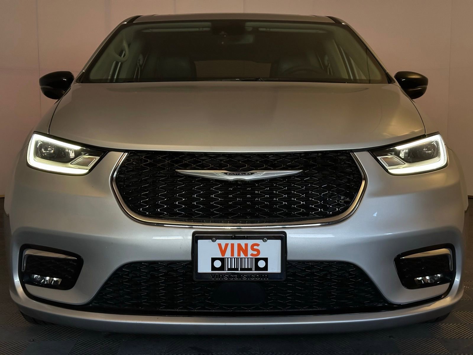 Used 2024 Chrysler Pacifica Limited image 25