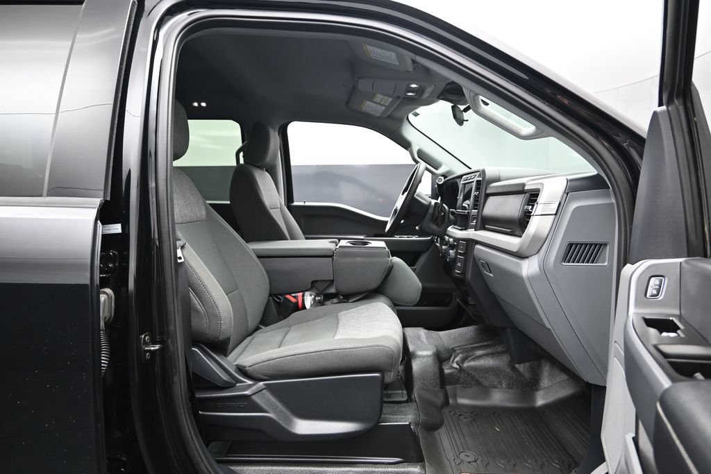 Used 2024 Ford F350 XLT AWD/4WD image 18
