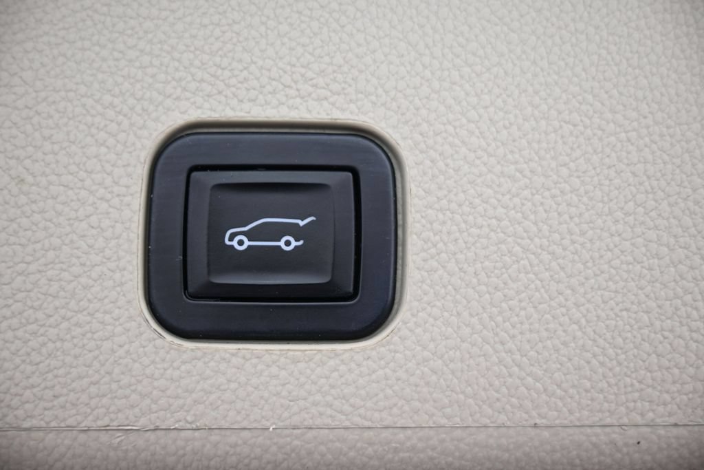 Used 2013 Cadillac SRX Premium AWD/4WD image 14