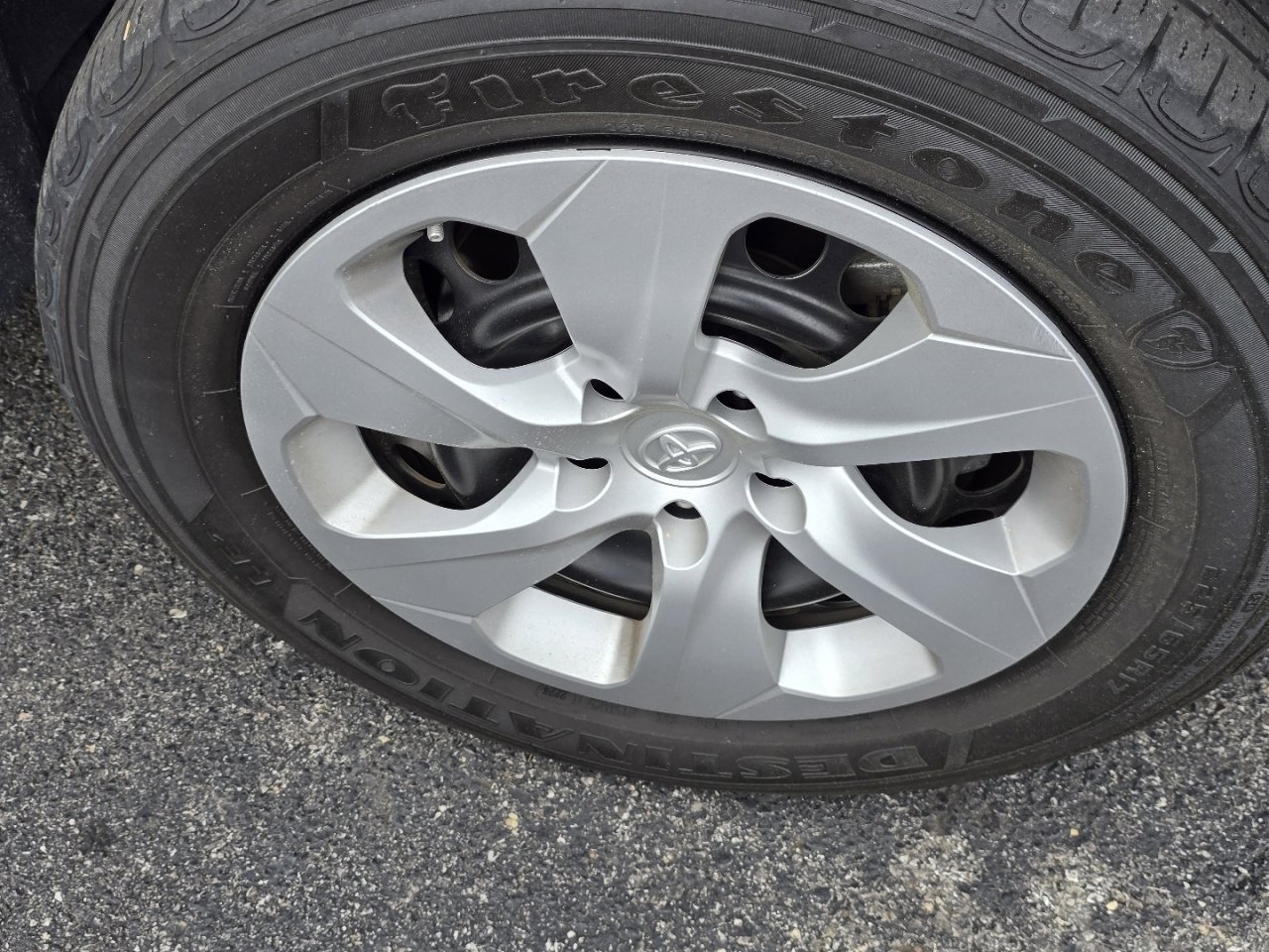 Used 2024 Toyota RAV4 LE image 10