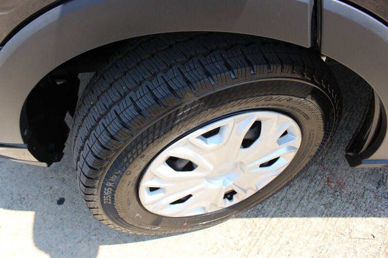 Used 2023 Ford Transit 350 XLT RWD image 31