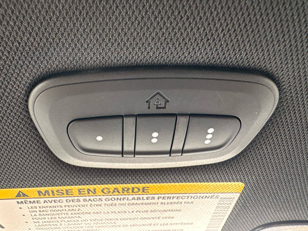 Used 2026 Chrysler Pacifica Select FWD image 43