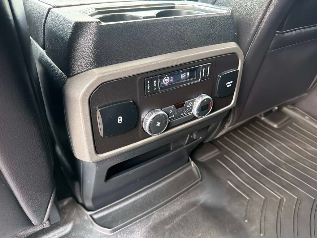 Used 2020 Ford Expedition XLT w/ Equipment Group 202A AWD/4WD image 17