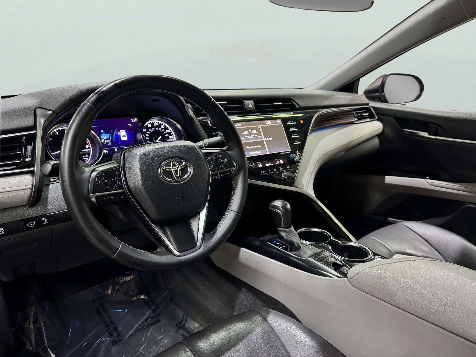 Used 2020 Toyota Camry XLE FWD image 43