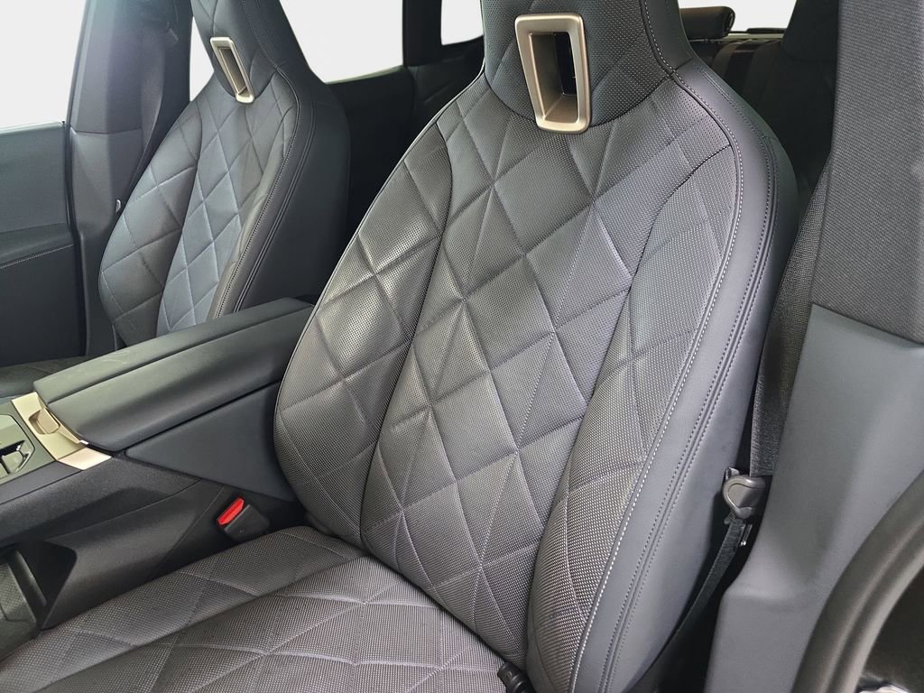 Used 2023 BMW iX xDrive50 image 17