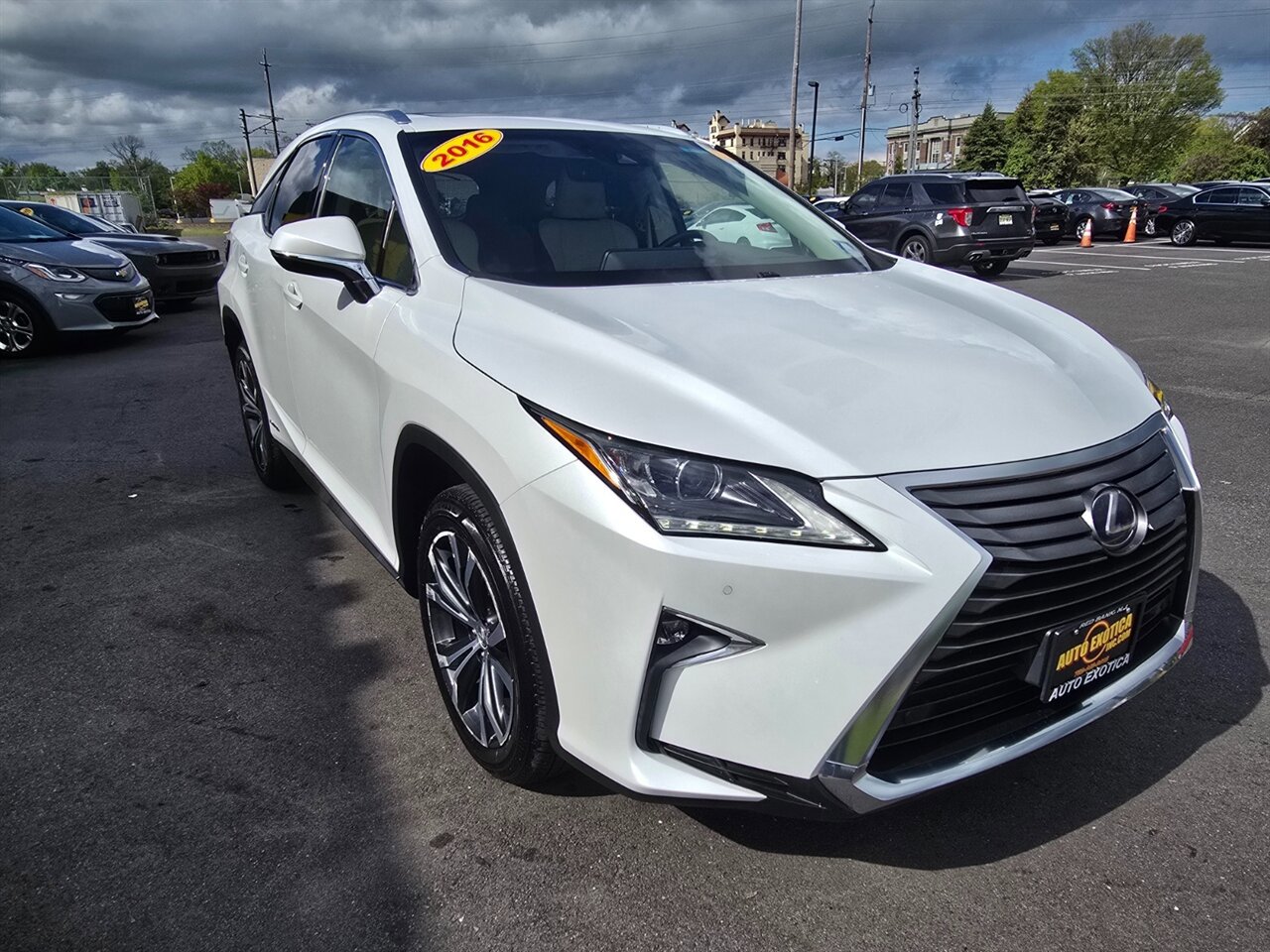 Used 2016 Lexus RX 450h AWD w/ Accessory Package image 4