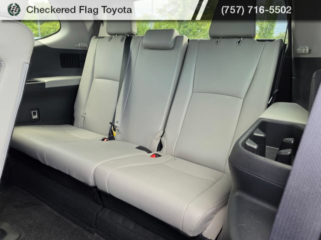 Used 2024 Toyota Grand Highlander AWD image 19