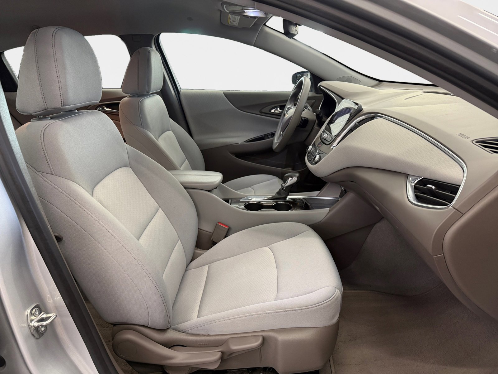 Used 2021 Chevrolet Malibu LT FWD image 12