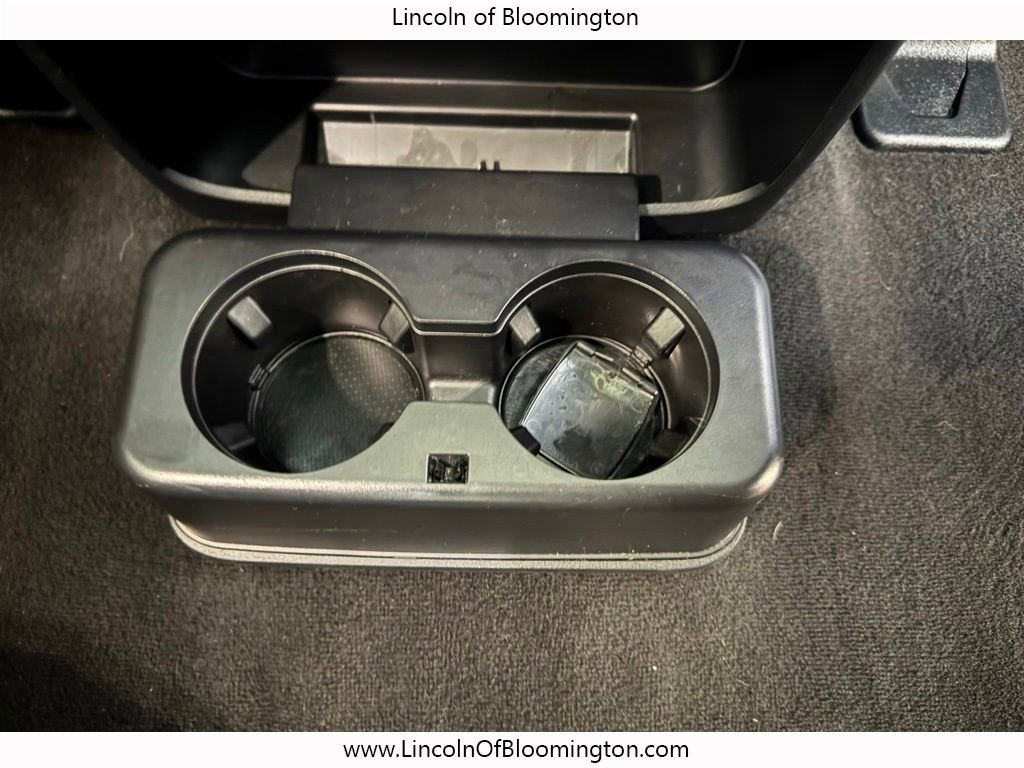 Used 2019 Lincoln Navigator Select AWD/4WD image 23