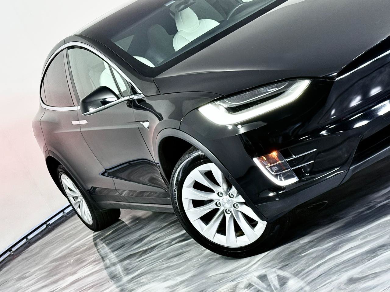 Used 2021 Tesla Model X Long Range AWD/4WD image 7