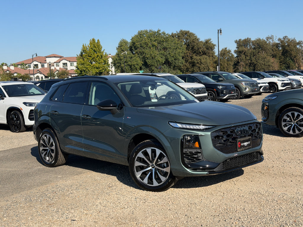 New 2026 Audi Q3 quattro 2.0T AWD/4WD image 3