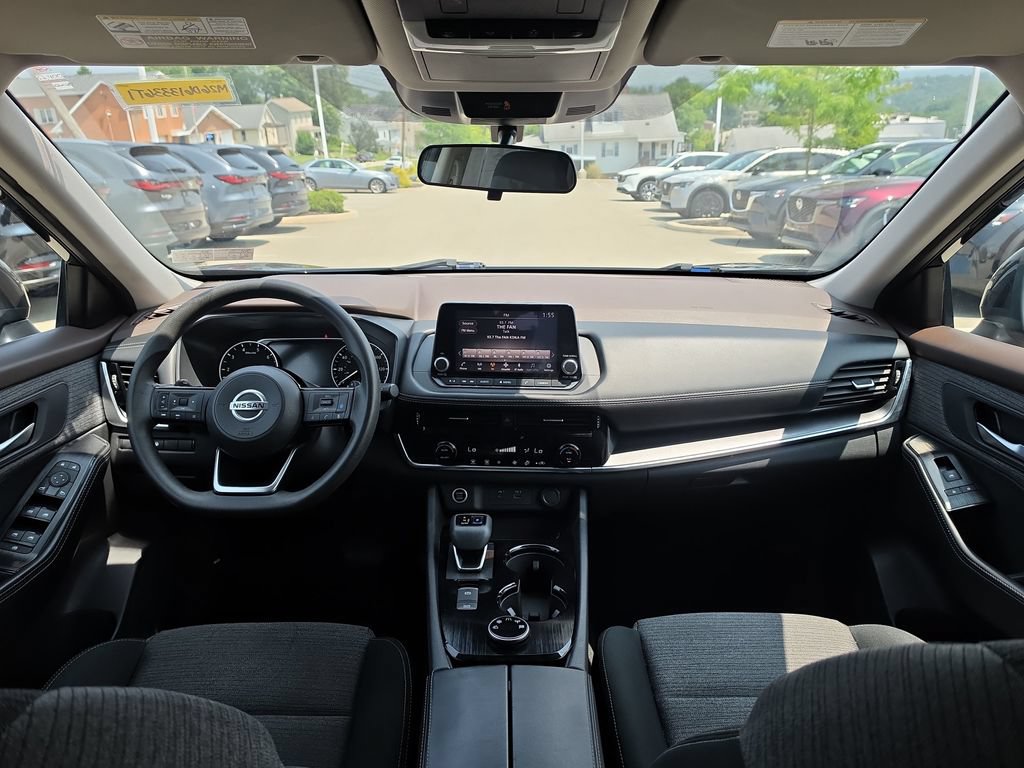Used 2021 Nissan Rogue SV AWD/4WD image 15