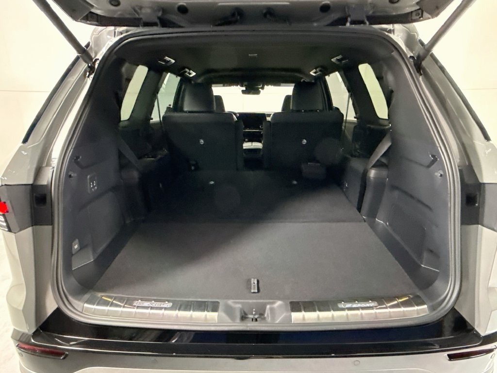 Used 2026 Lexus TX 500h AWD w/ Technology Package image 29