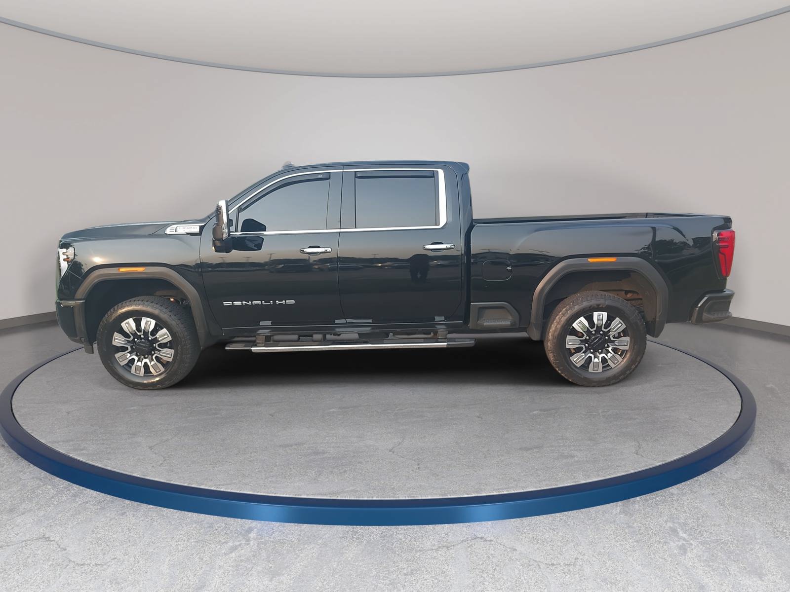 Used 2024 GMC Sierra 2500 Denali w/ Technology Package AWD/4WD image 8