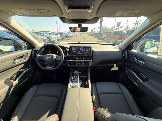 New 2026 Nissan Pathfinder SL image 14