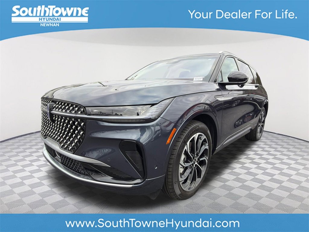 Used 2024 Lincoln Nautilus Reserve image 1