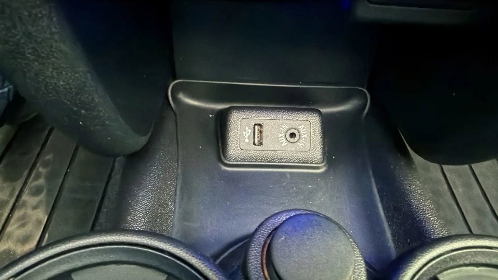 Used 2013 MINI Cooper Convertible image 17