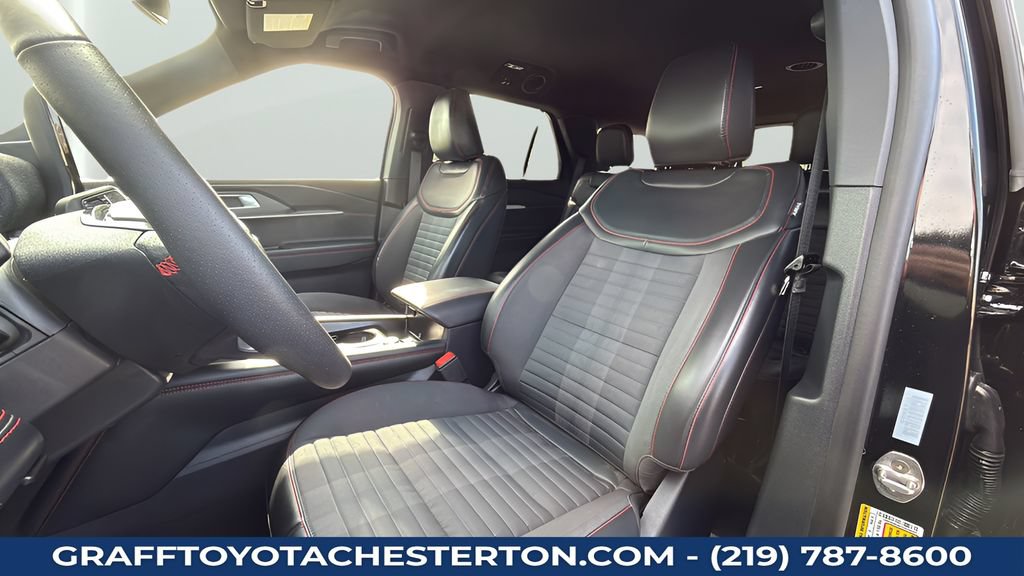 Used 2026 Ford Explorer ST-Line w/ ST-Line Street Pack AWD/4WD image 23