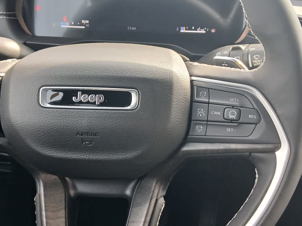 New 2026 Jeep Grand Cherokee L Limited w/ Limited Altitude Package AWD/4WD image 23
