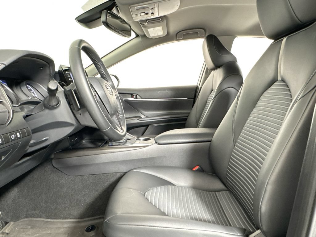 Used 2023 Toyota Camry SE w/ Convenience Package FWD image 10