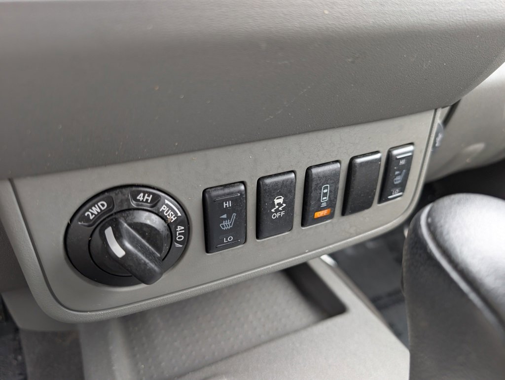 Used 2021 Nissan Frontier SV w/ Midnight Edition Floor Mats image 26