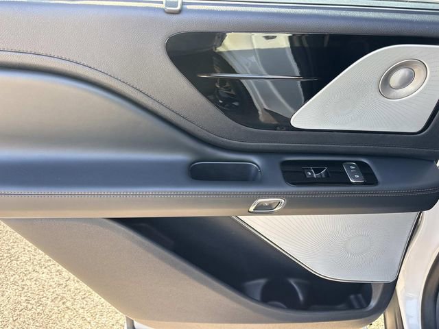 Certified 2025 Lincoln Aviator Reserve w/ Equipment Group 201A image 20