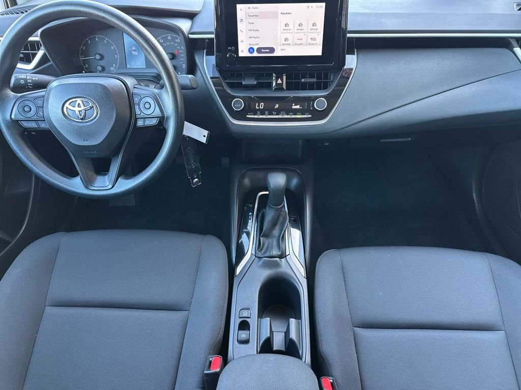 Used 2025 Toyota Corolla LE image 14