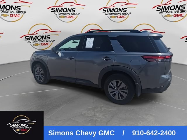 Used 2024 Nissan Pathfinder SV w/ SV Premium Package FWD image 6