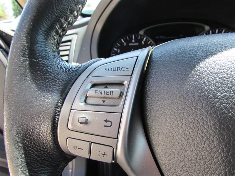 Used 2013 Nissan Altima 2.5 SL w/ Technology Pkg FWD image 15