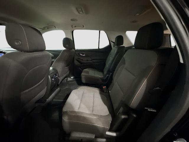 Used 2021 Chevrolet Traverse LT image 24
