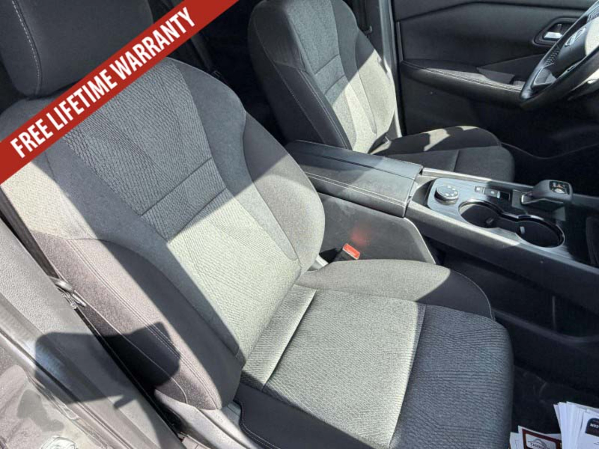 Used 2025 Nissan Rogue SV AWD/4WD image 24