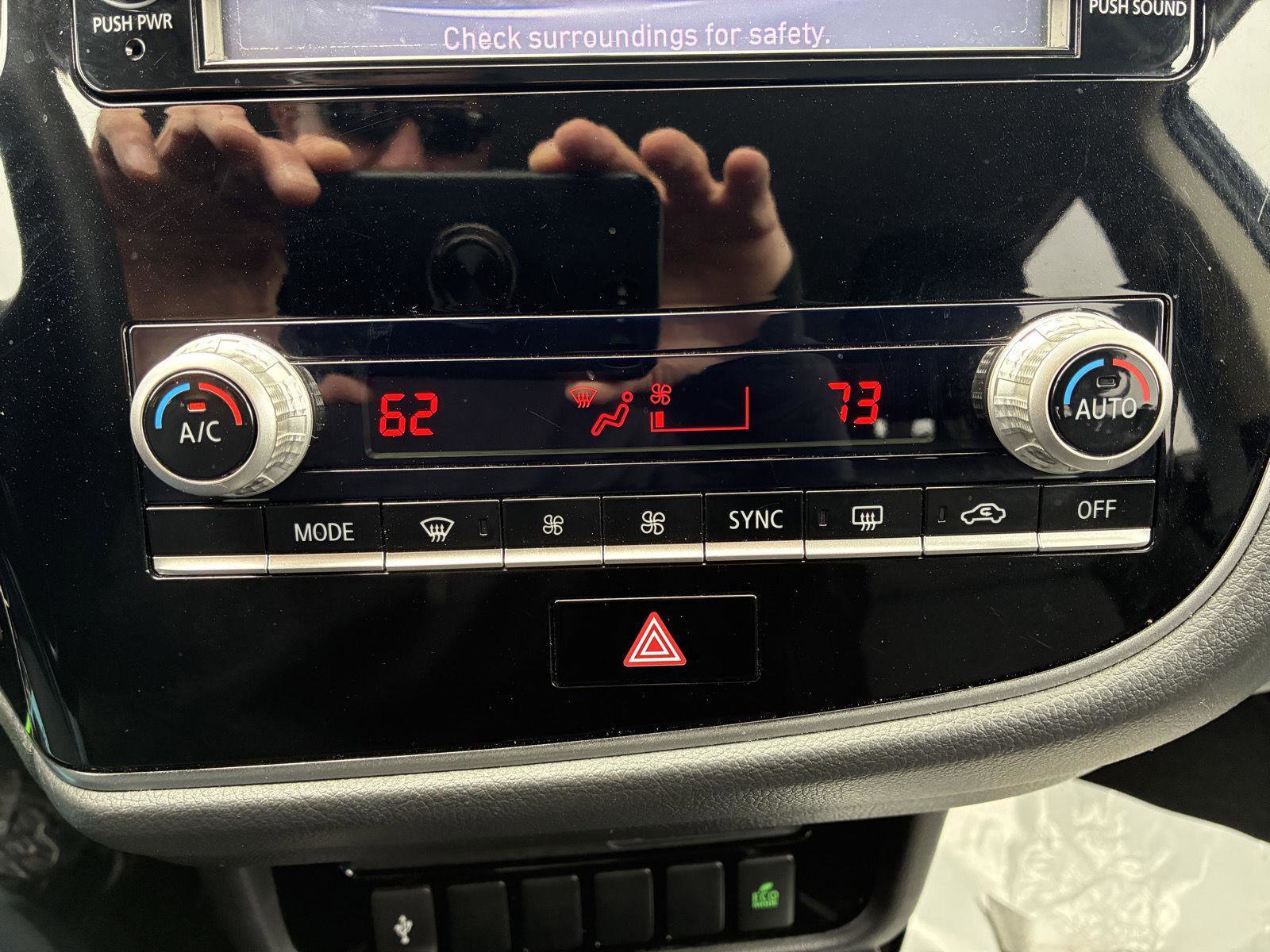 Used 2020 Mitsubishi Outlander SE image 21