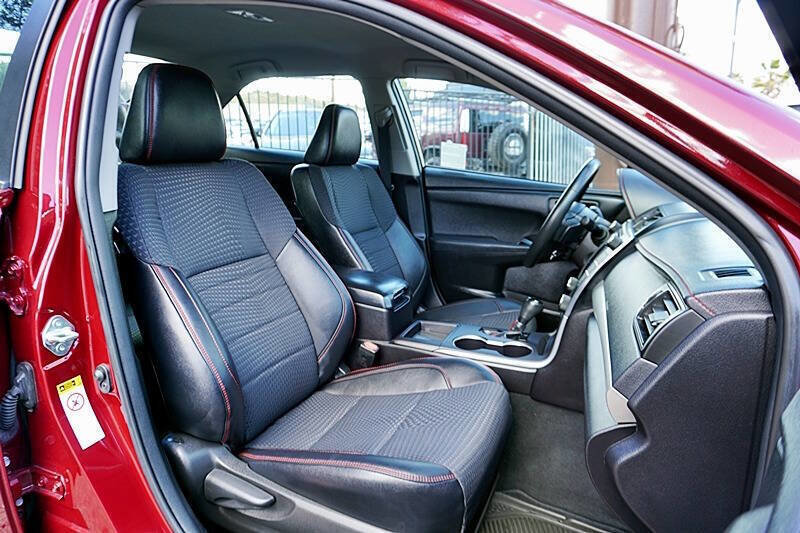 Used 2015 Toyota Camry SE image 13