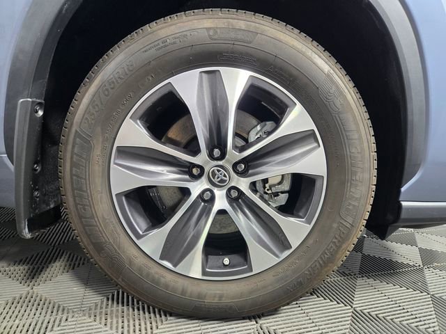 Used 2024 Toyota Highlander XLE image 11