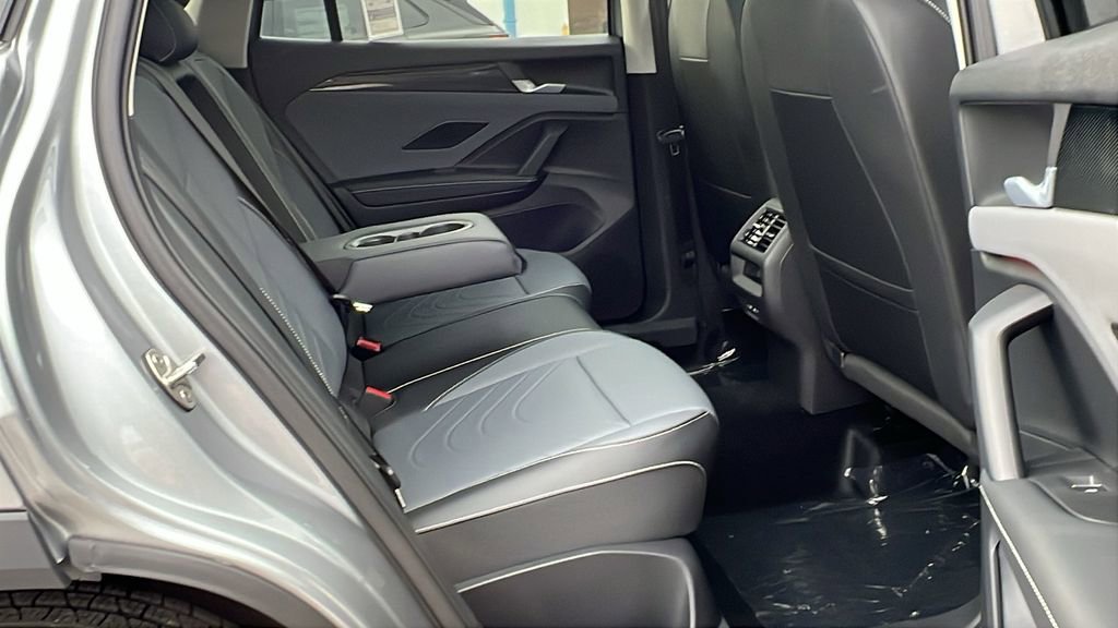 New 2026 Volkswagen Tiguan SE image 14