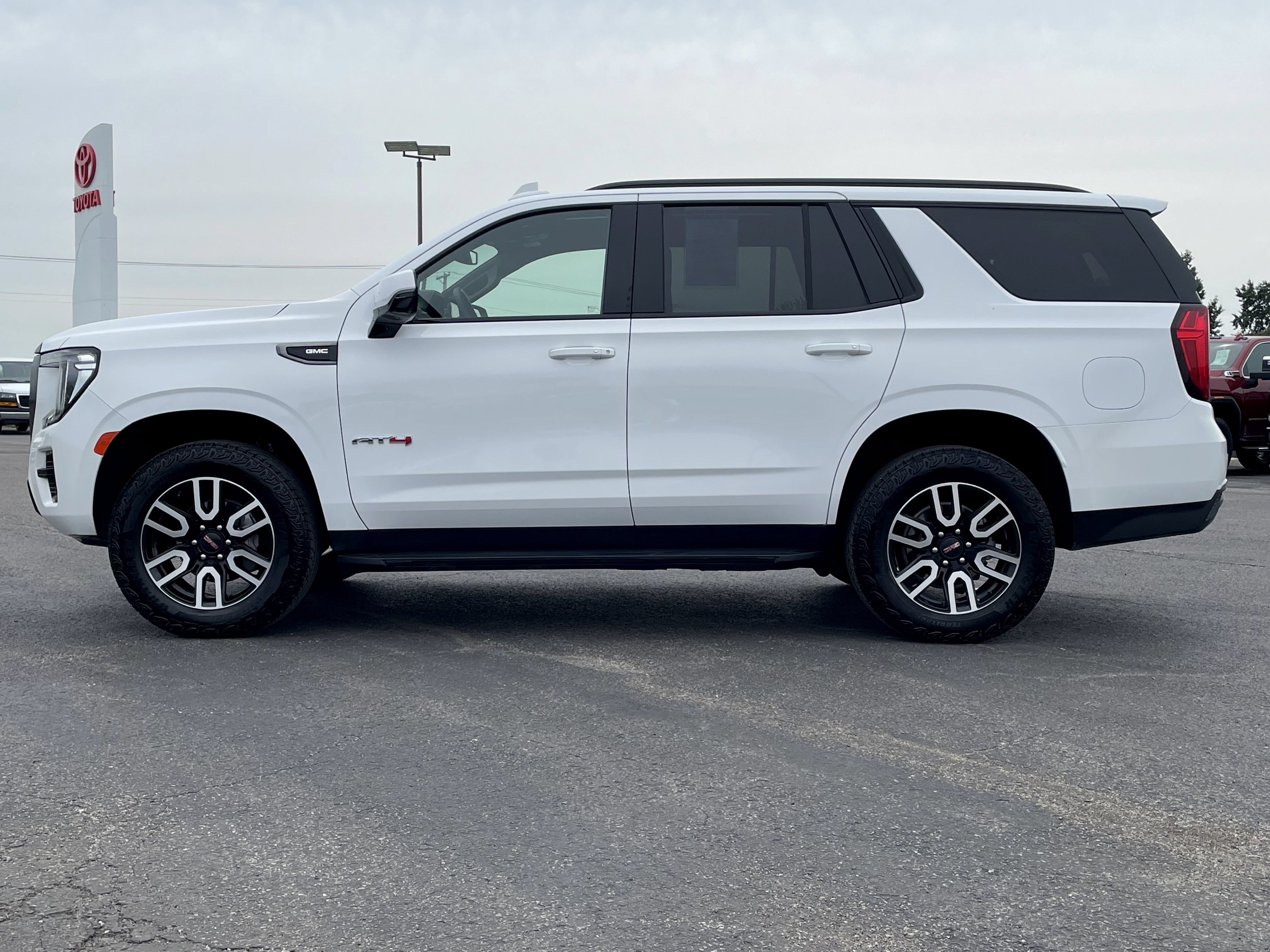 Certified 2024 GMC Yukon AT4 w/ Technology Package AWD/4WD image 7