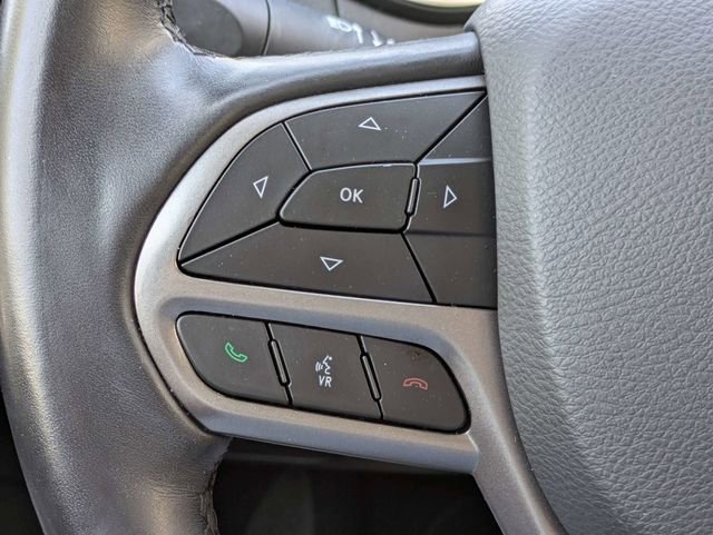 Used 2020 Jeep Cherokee Limited image 25