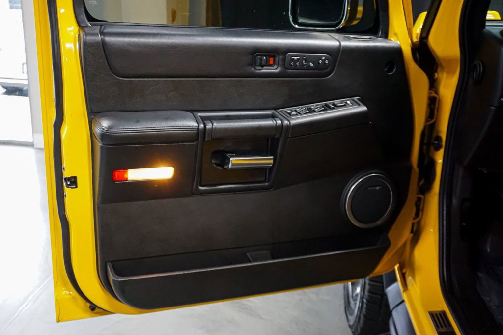 Used 2005 HUMMER H2 w/ Preferred Equipment Group image 20