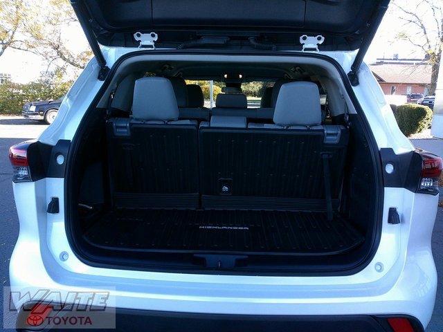 Certified 2023 Toyota Highlander LE image 26