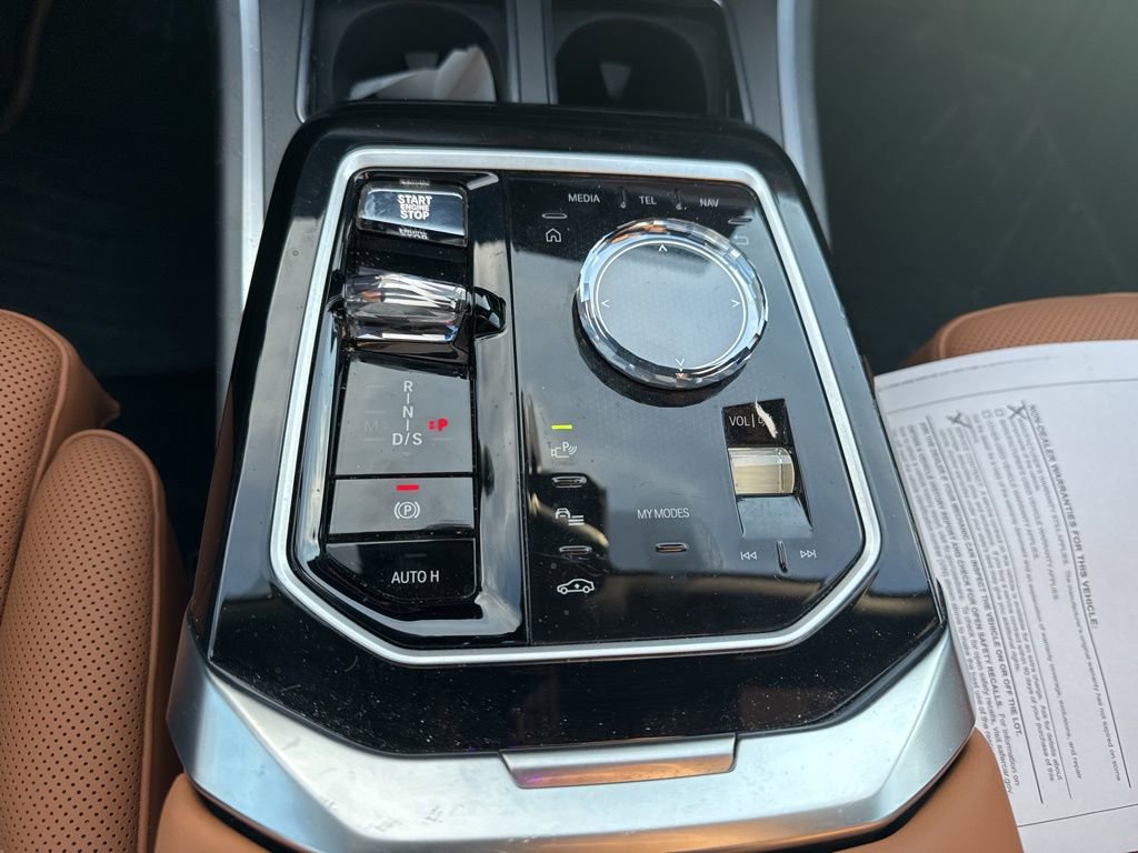 Used 2024 BMW 740i image 12