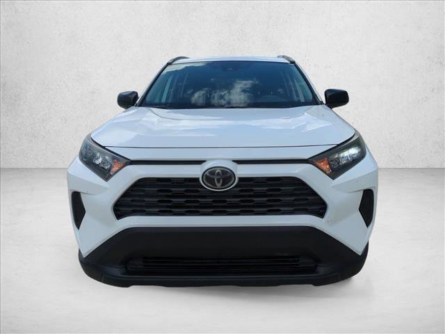 Used 2019 Toyota RAV4 LE FWD image 2