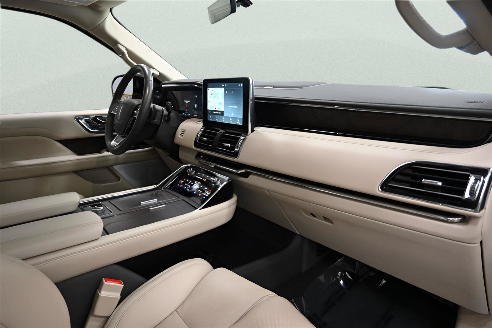 Used 2021 Lincoln Navigator L Reserve w/ Luxury Package AWD/4WD image 27