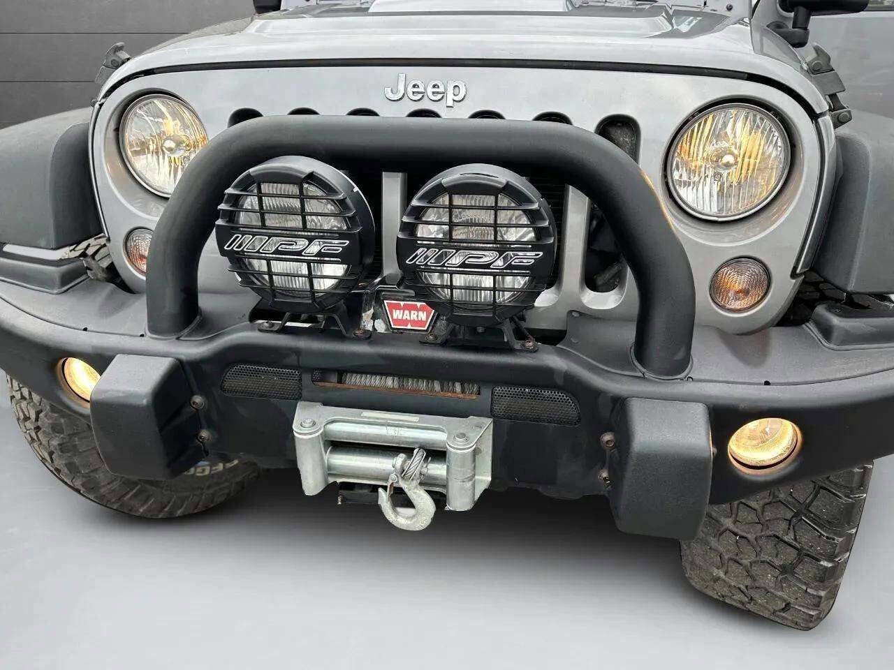Used 2015 Jeep Wrangler Unlimited Rubicon w/ Dual Top Group AWD/4WD image 42
