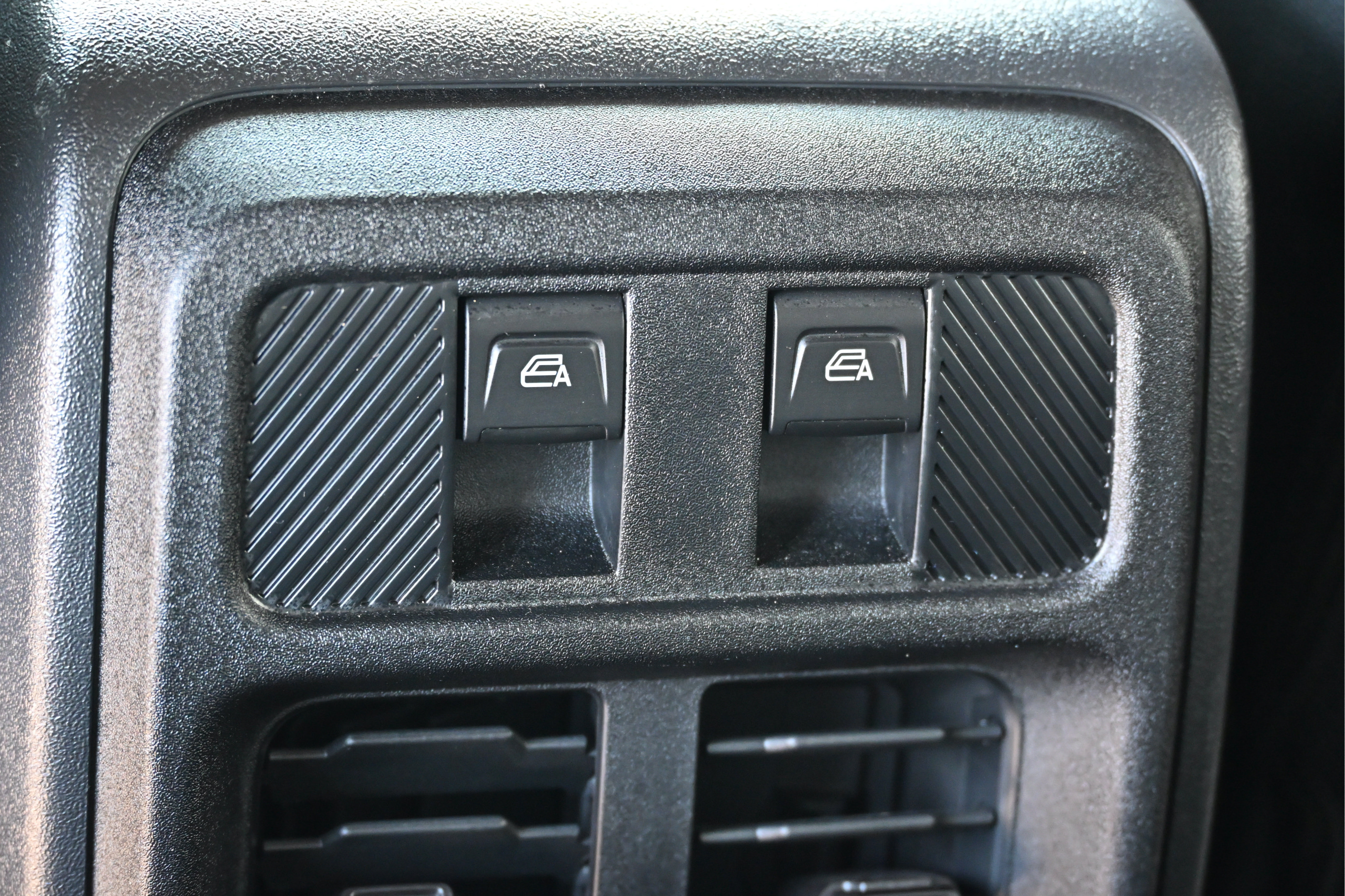 Used 2025 Ford Bronco Outer Banks AWD/4WD image 12