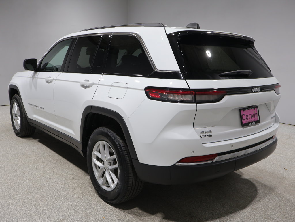 Certified 2023 Jeep Grand Cherokee Laredo AWD/4WD image 6