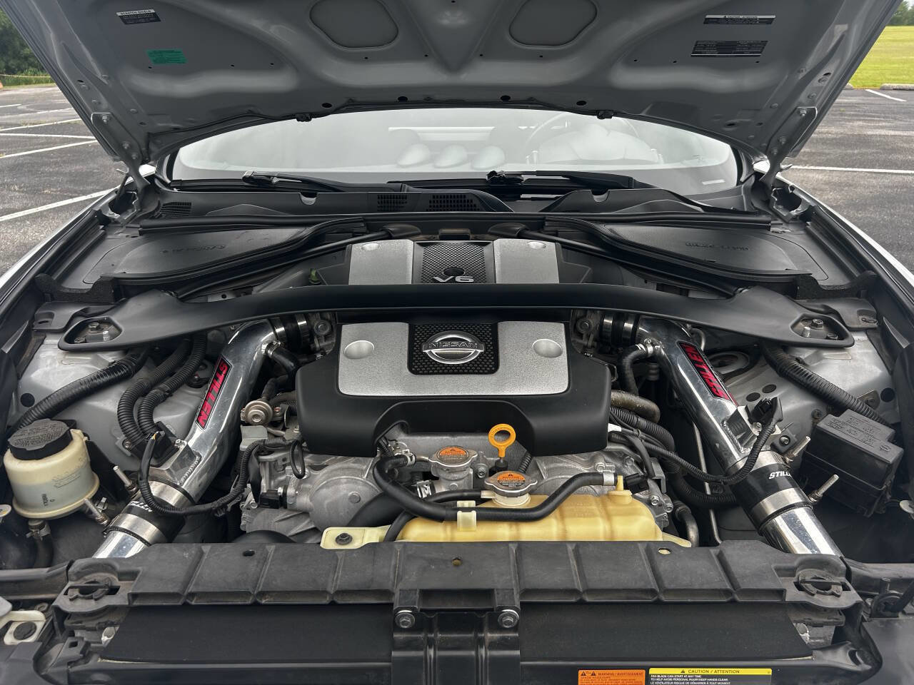 Used 2018 Nissan 370Z Coupe RWD image 7